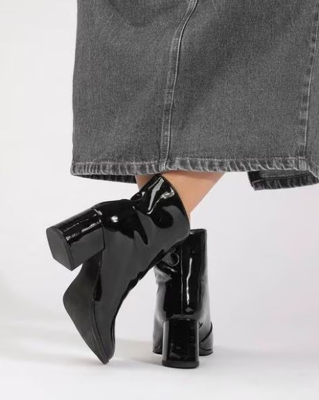CATWALK, Women Heeled Ankle-Length Boots