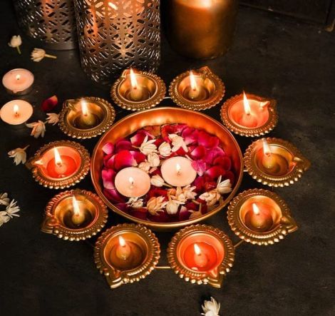 CRAZE CRAFTS Hammered Copper Look Diya Urli Diya & Flower Decorative Bowl for Floating Flowers and Tea Light Candles Home,Office and Table Decor| Diwali Decoration Items, Metal, Gold Finish. 500 ML