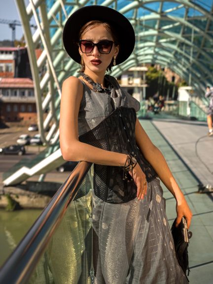 SAREE MALL Women's Silk Blend Grey Woven Design Designer Saree With Blouse Piece