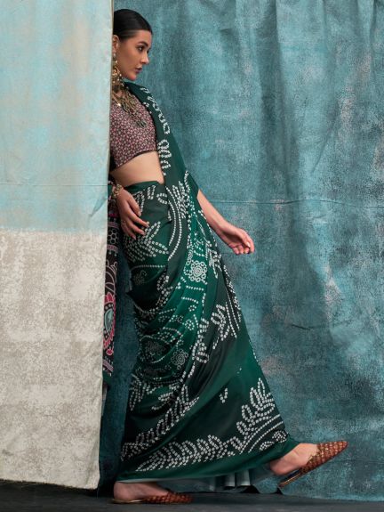 SAREE MALL Women's Crepe Green Printed Designer Saree With Blouse Piece