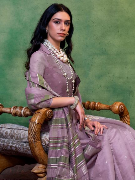 SAREE MALL Women's Silk Blend Mauve Woven Design Designer Saree With Blouse Piece