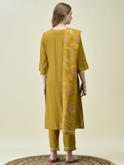 Shree Women Liva (Rayon) Olive Solid Kurta Trouser Dupatta