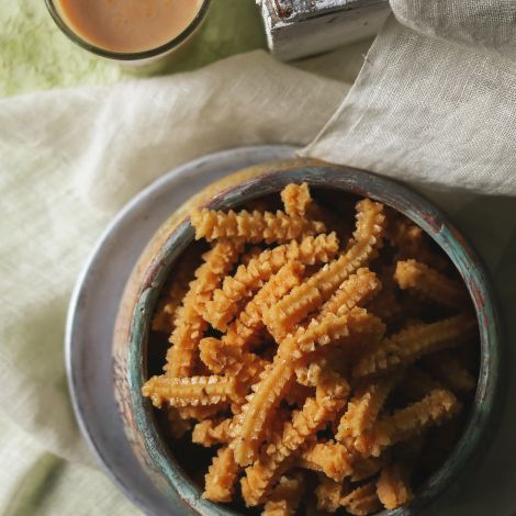 Murukulu (Almond House)