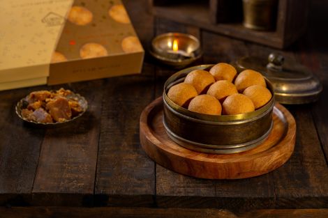 Bellam Sunni Laddu (Almond House)