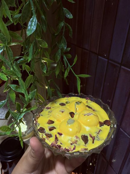 Rasmalai Candle in Glass Bowl