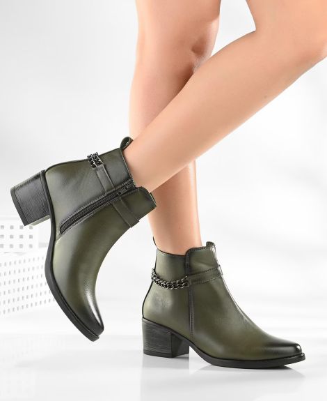 ARBUNORE,Women Ankle-Length Boots with Chain Accent