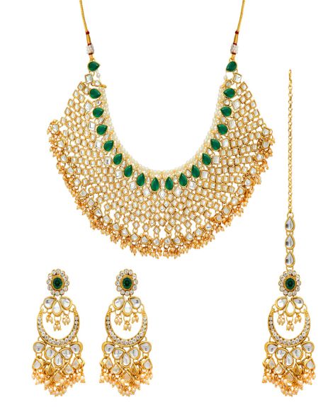 Green Color Kundan Necklace With Earring & Maang Tikka