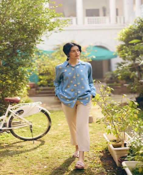 DENIM BLUE POLKA FOIL PROM SHIRT