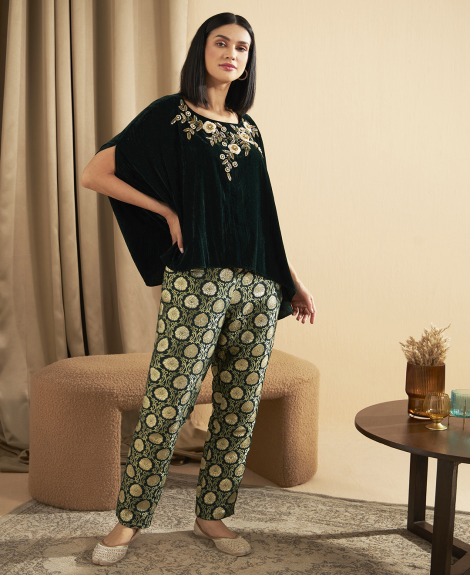 VELVET EMERALD GREEN GREET CAPE