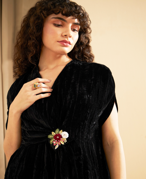 BLACK DOOZY BEADED CAPE