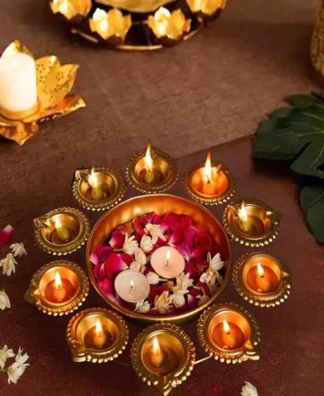 CRAZE CRAFTS Hammered Copper Look Diya Urli Diya & Flower Decorative Bowl for Floating Flowers and Tea Light Candles Home,Office and Table Decor| Diwali Decoration Items, Metal, Gold Finish. 500 ML
