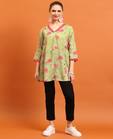 Shree Women Liva (Rayon) Green Floral Print Tunic