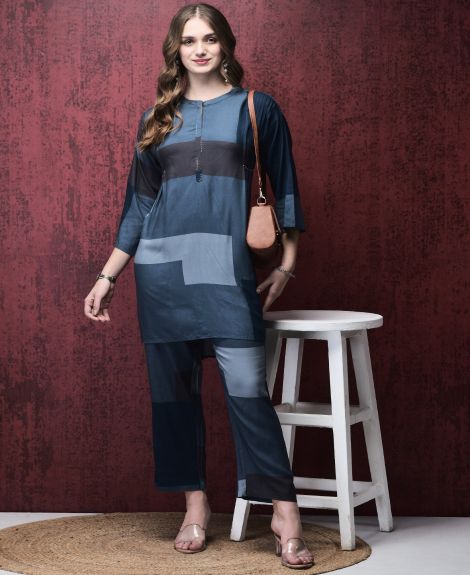 Shree Women Liva (Rayon) Blue Geometric Print Kurta With Comfort Pant