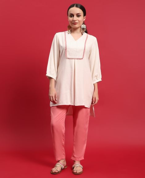 Shree Women Liva (Rayon) Cream Solid Kurta With Trouser