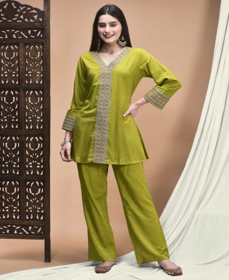 Shree Women Poly Viscose Green Embroidered Co-Ord Set