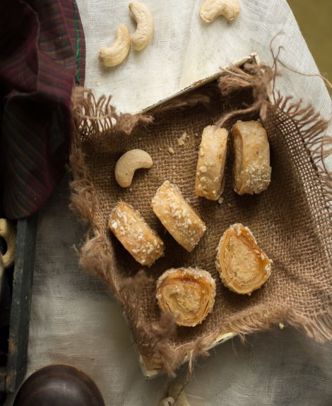 Cashew Turkish Roll (Almond House)